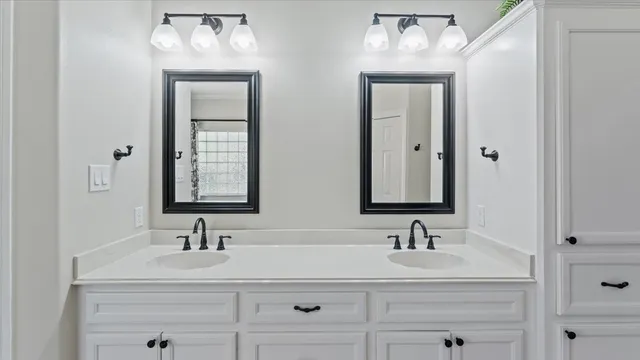 $559,900 | 616 East Shore Drive, Kemah, TX 77565