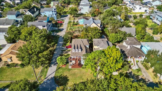 $559,900 | 616 East Shore Drive, Kemah, TX 77565