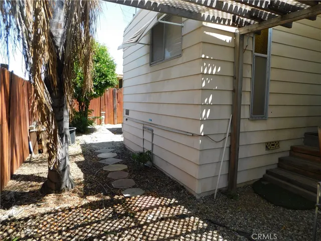 a view of a pathway of a house