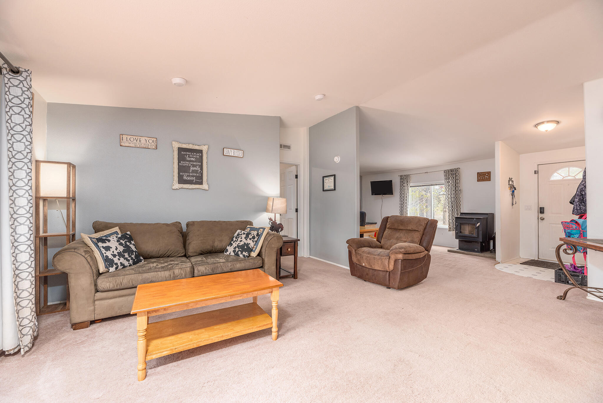 54732 Huntington Road Bend, OR 97707 - Photo 4 of 45 54732HuntingtonRd-2-MLS- (23)
