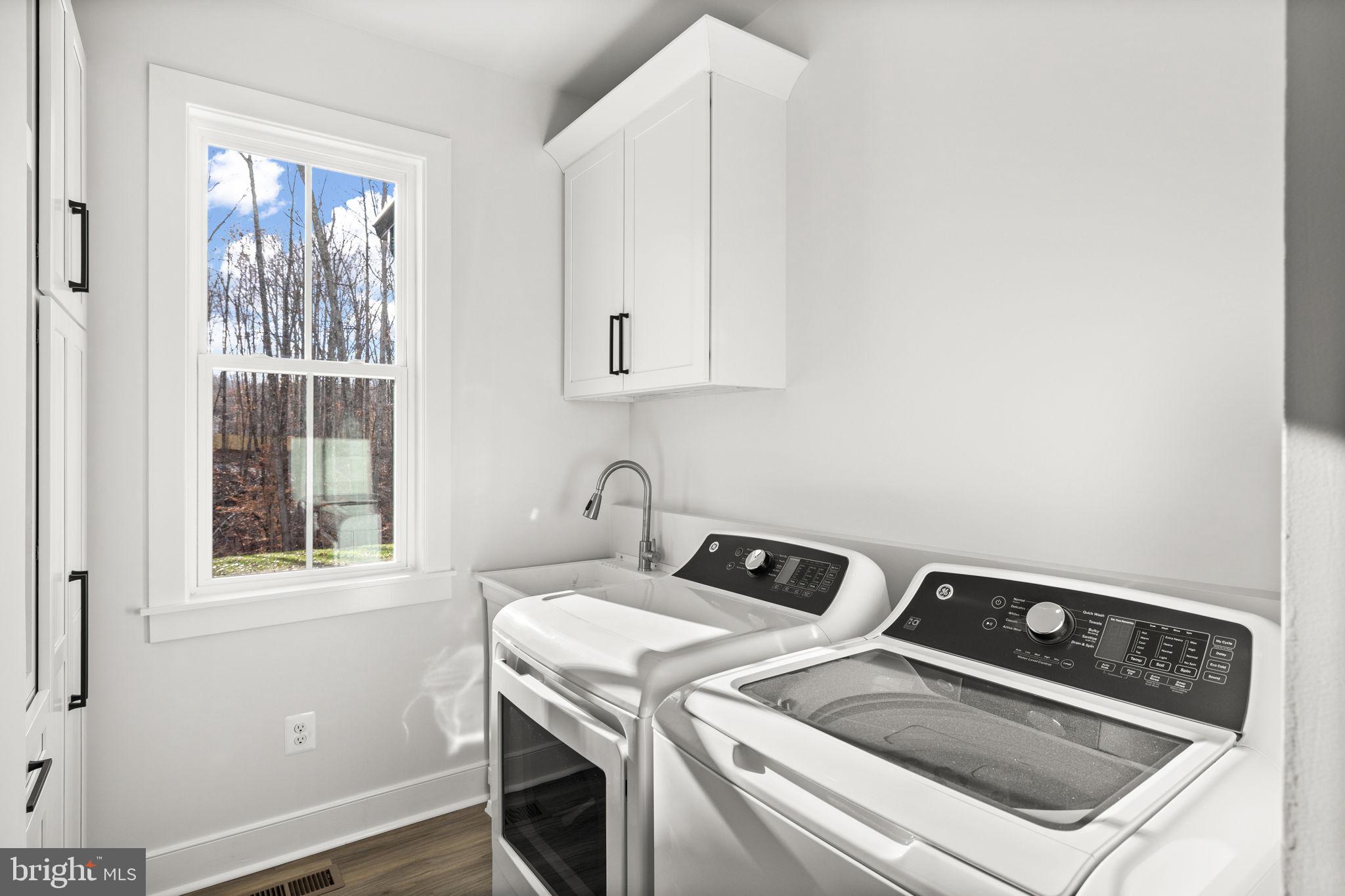 20373 Beaver Crk Court Lignum, VA 22726 - Photo 31 of 61 a utility room with dryer and washer