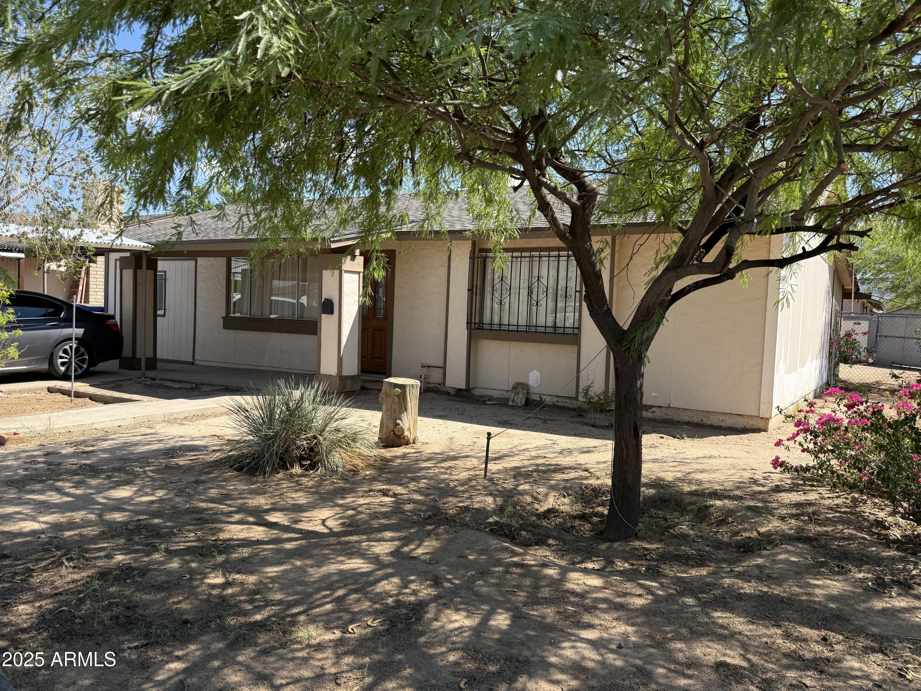 1627 West Carson Road Phoenix, AZ 85041 - Photo 3 of 25 IMG_6620