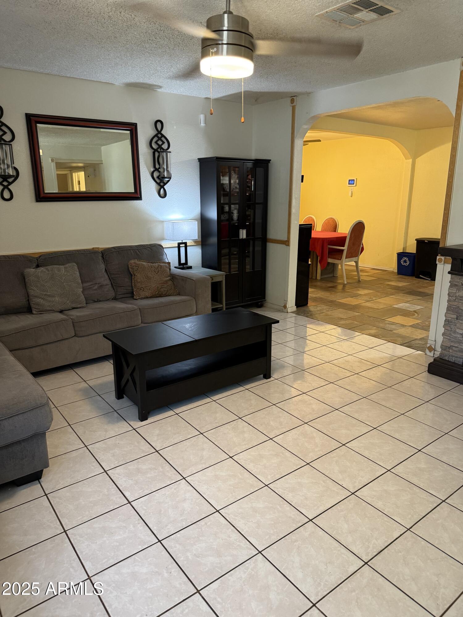 1627 West Carson Road Phoenix, AZ 85041 - Photo 6 of 25 IMG_6668