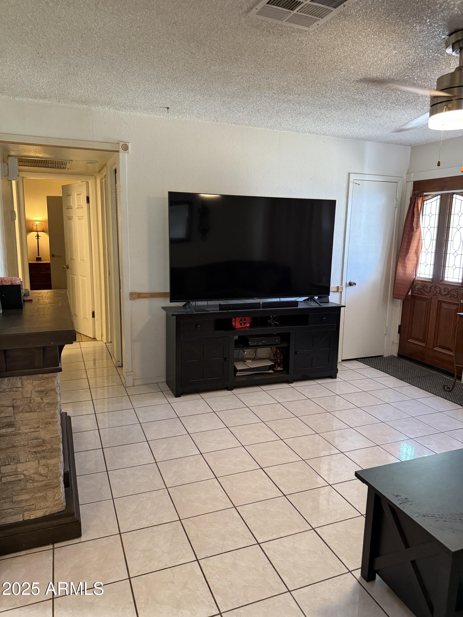 1627 West Carson Road Phoenix, AZ 85041 - Photo 7 of 25 IMG_6671