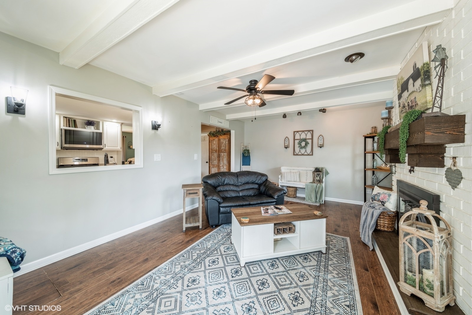 339 Yarmouth Road Elk Grove Village, IL 60007 - Photo 20 of 40 a bedroom with furniture and a window