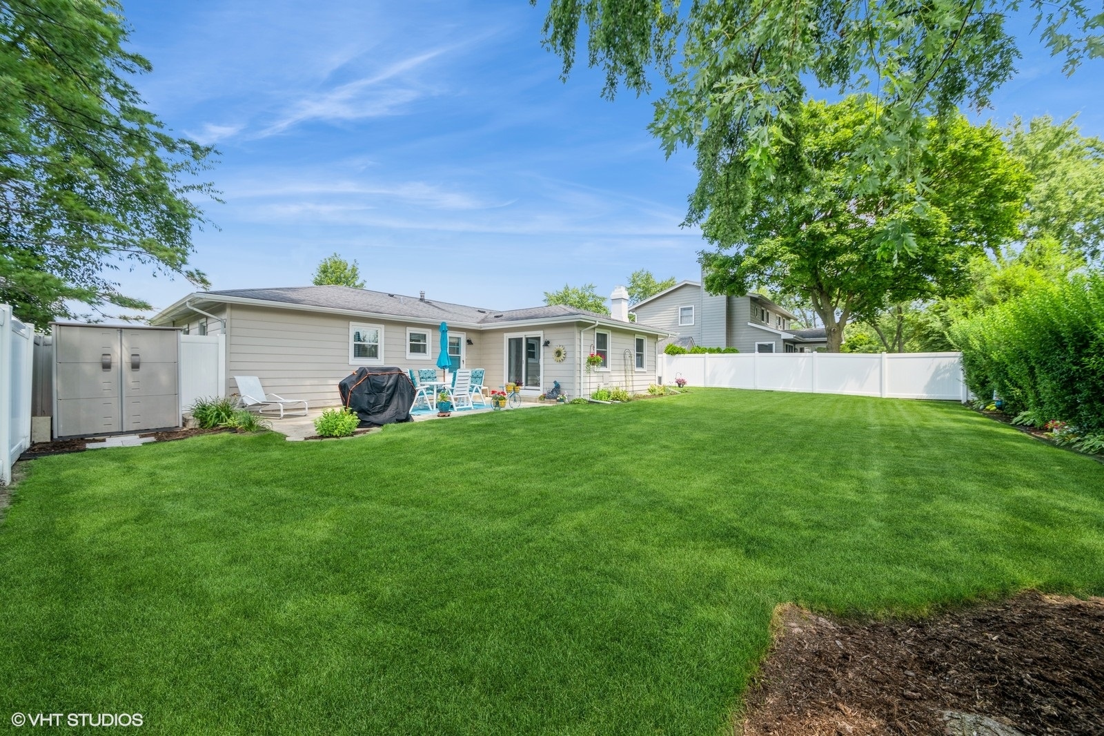339 Yarmouth Road Elk Grove Village, IL 60007 - Photo 34 of 40 a view of house with backyard
