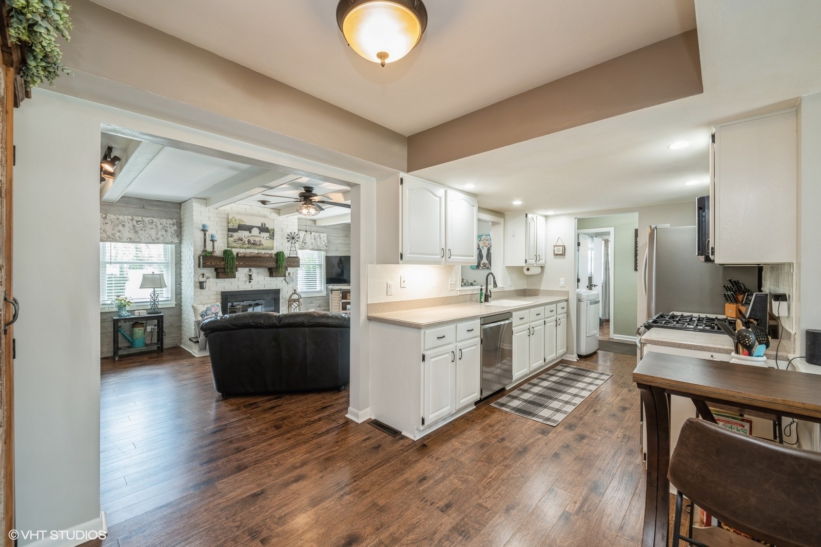 339 Yarmouth Road Elk Grove Village, IL 60007 - Photo 5 of 40 a kitchen with a sink cabinets and wooden floor