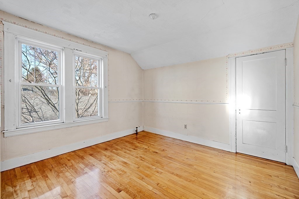 55 Standish Street Worcester, MA 01604 - Photo 20 of 30