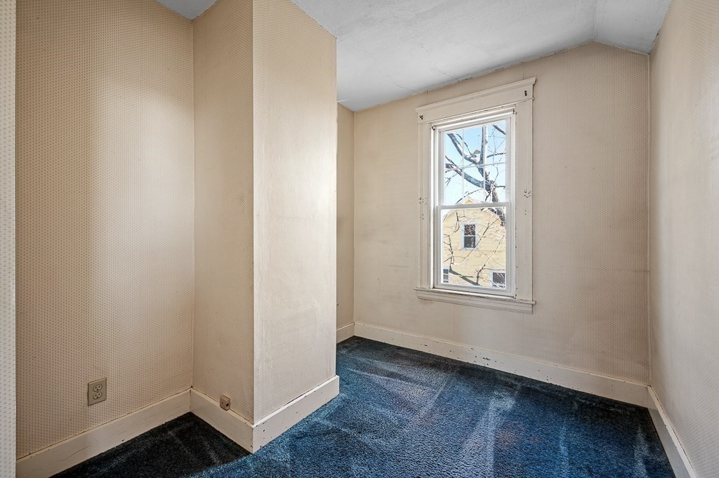 55 Standish Street Worcester, MA 01604 - Photo 23 of 30