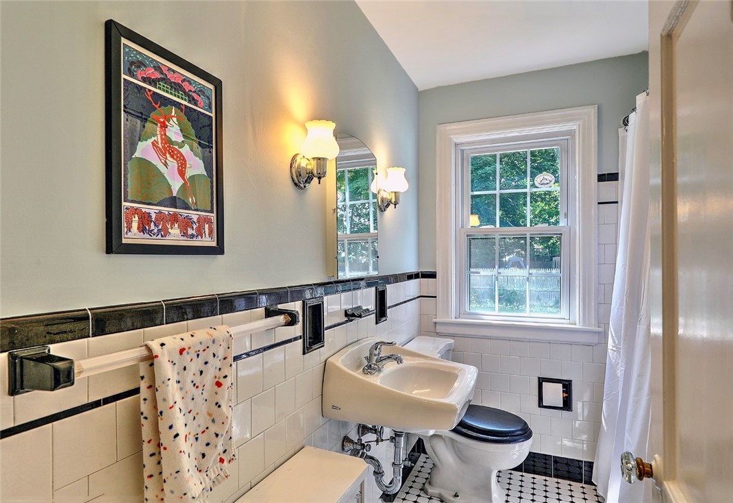 116 Mayfair Road Warwick, RI 02888 - Photo 23 of 42 Gallery Image 23