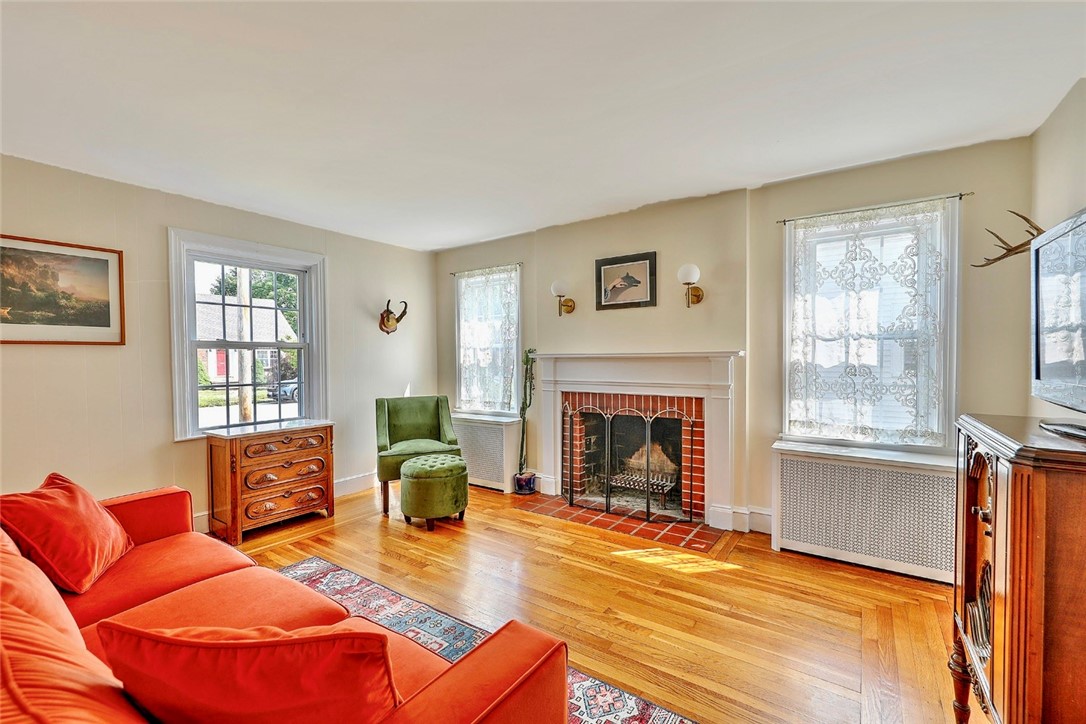 116 Mayfair Road Warwick, RI 02888 - Photo 5 of 42 Gallery Image 5