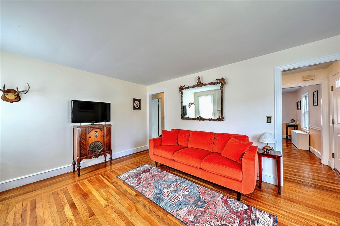 116 Mayfair Road Warwick, RI 02888 - Photo 8 of 42 Gallery Image 8