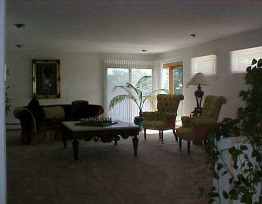39 Churchill Road Churchill, PA 15235 - Photo 3 of 8 Living Room.