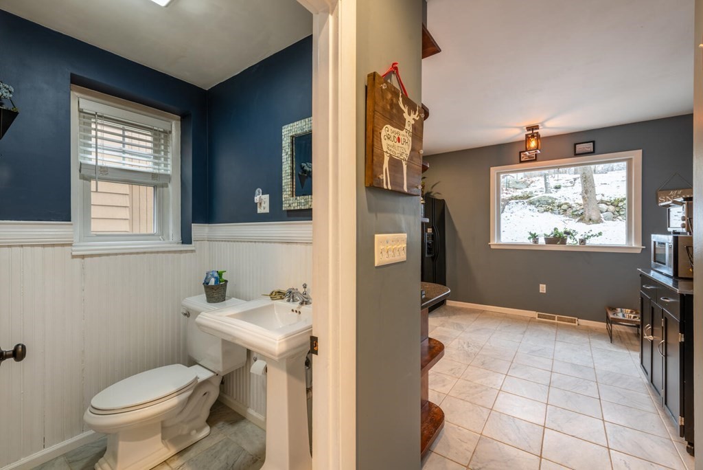 32 Charles Street Wakefield, MA 01880 - Photo 12 of 26
