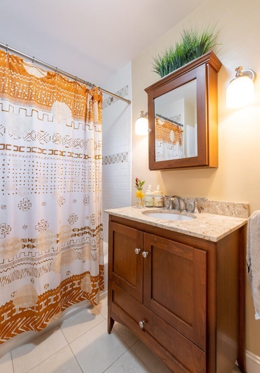 32 Charles Street Wakefield, MA 01880 - Photo 15 of 26