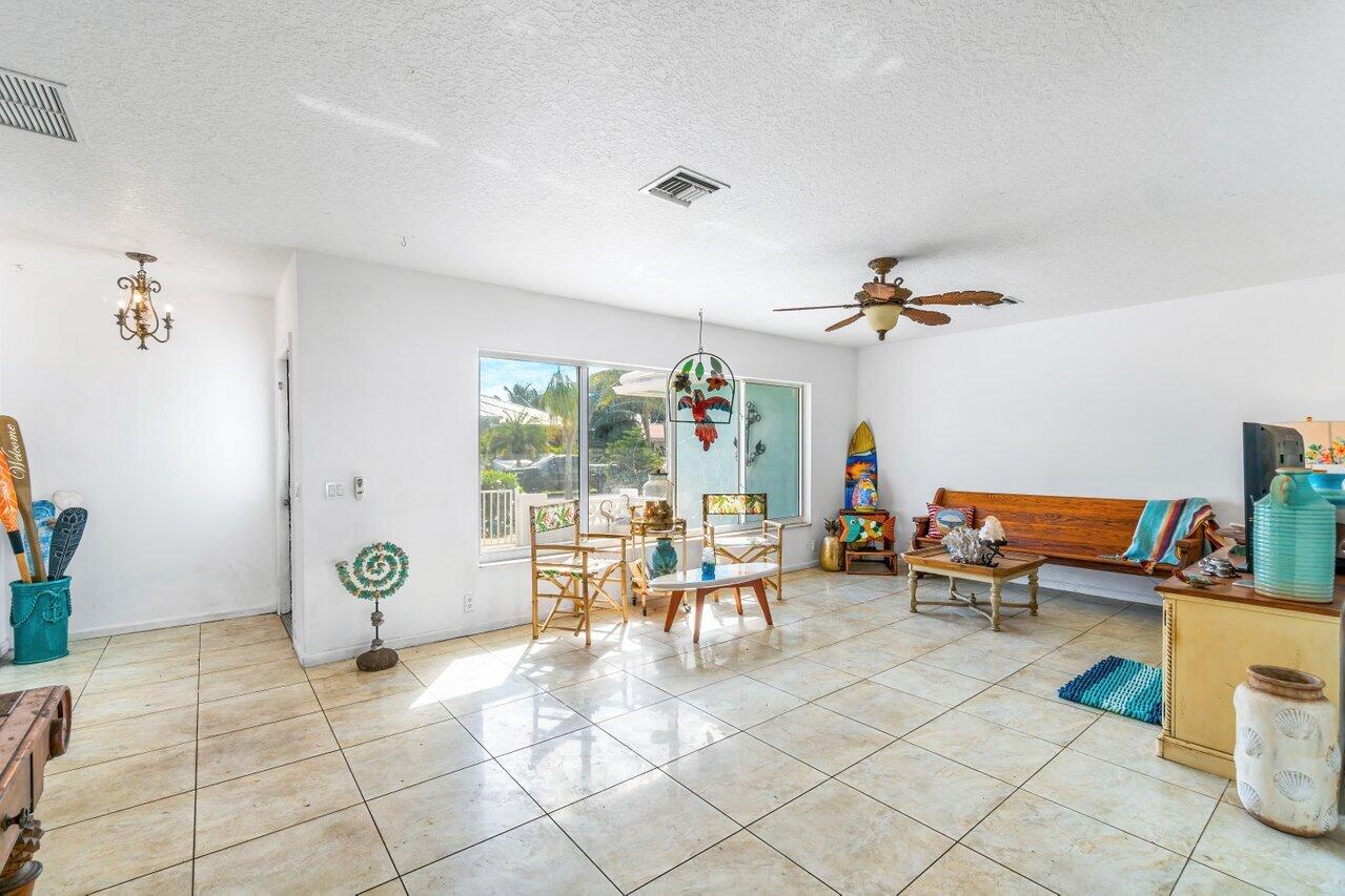 1141 Southwest 13th Place Boca Raton, FL 33486 - Photo 3 of 27 005-1141Southwest13thPlace-BocaRaton-FL-