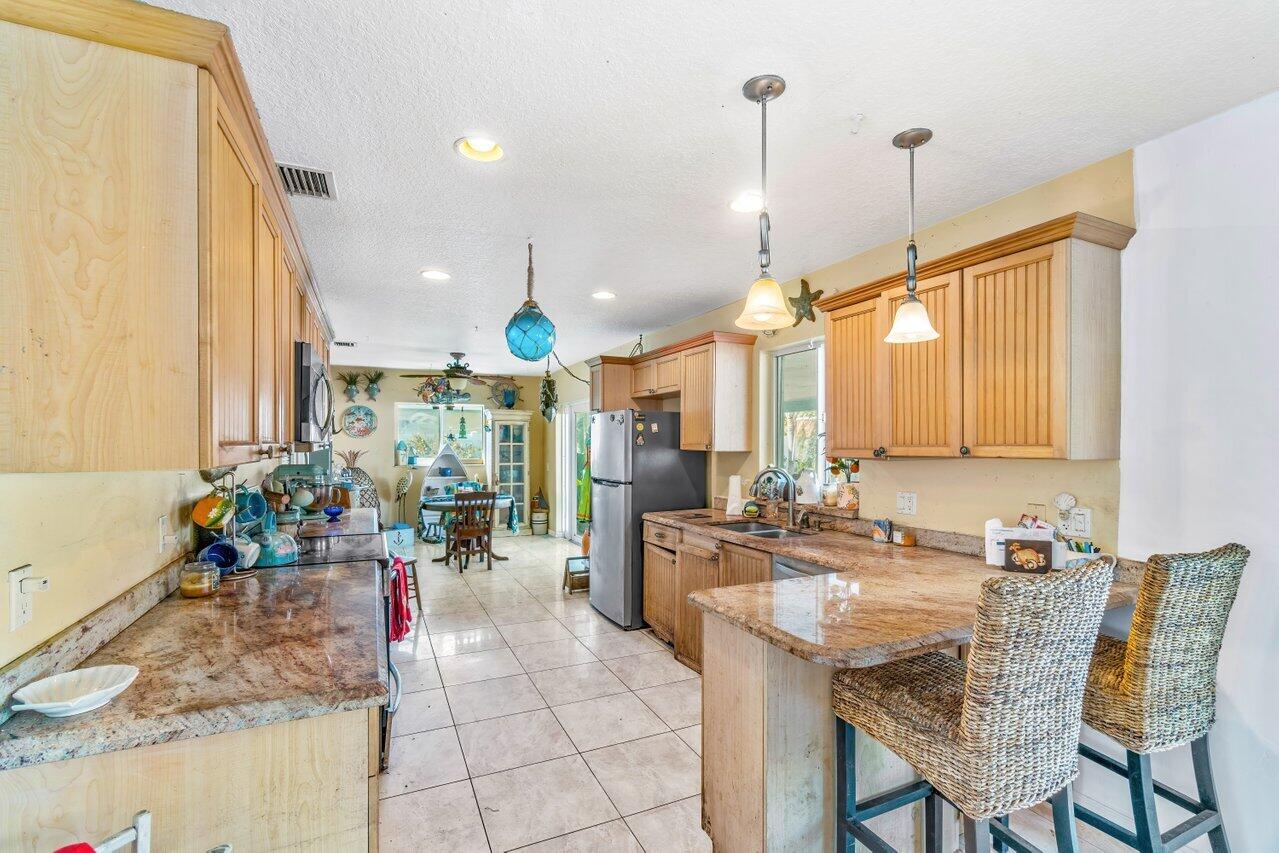 1141 Southwest 13th Place Boca Raton, FL 33486 - Photo 9 of 27 011-1141Southwest13thPlace-BocaRaton-FL-