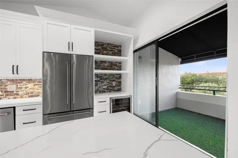 $637,500 | 9001 Southwest 94th Street, Unit 201, Miami, FL 33176
