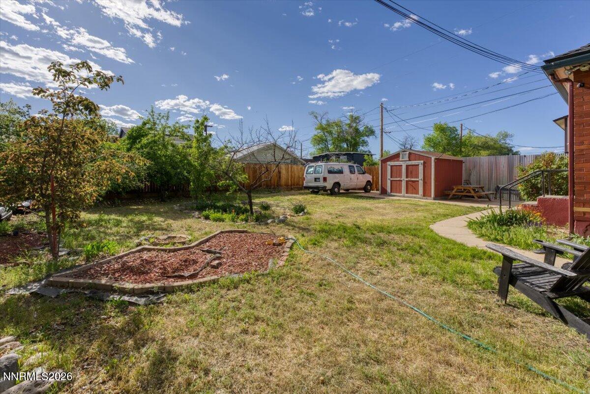 1025 Locust Street Reno, NV 89502 - Photo 20 of 28 a view of a backyard of the house