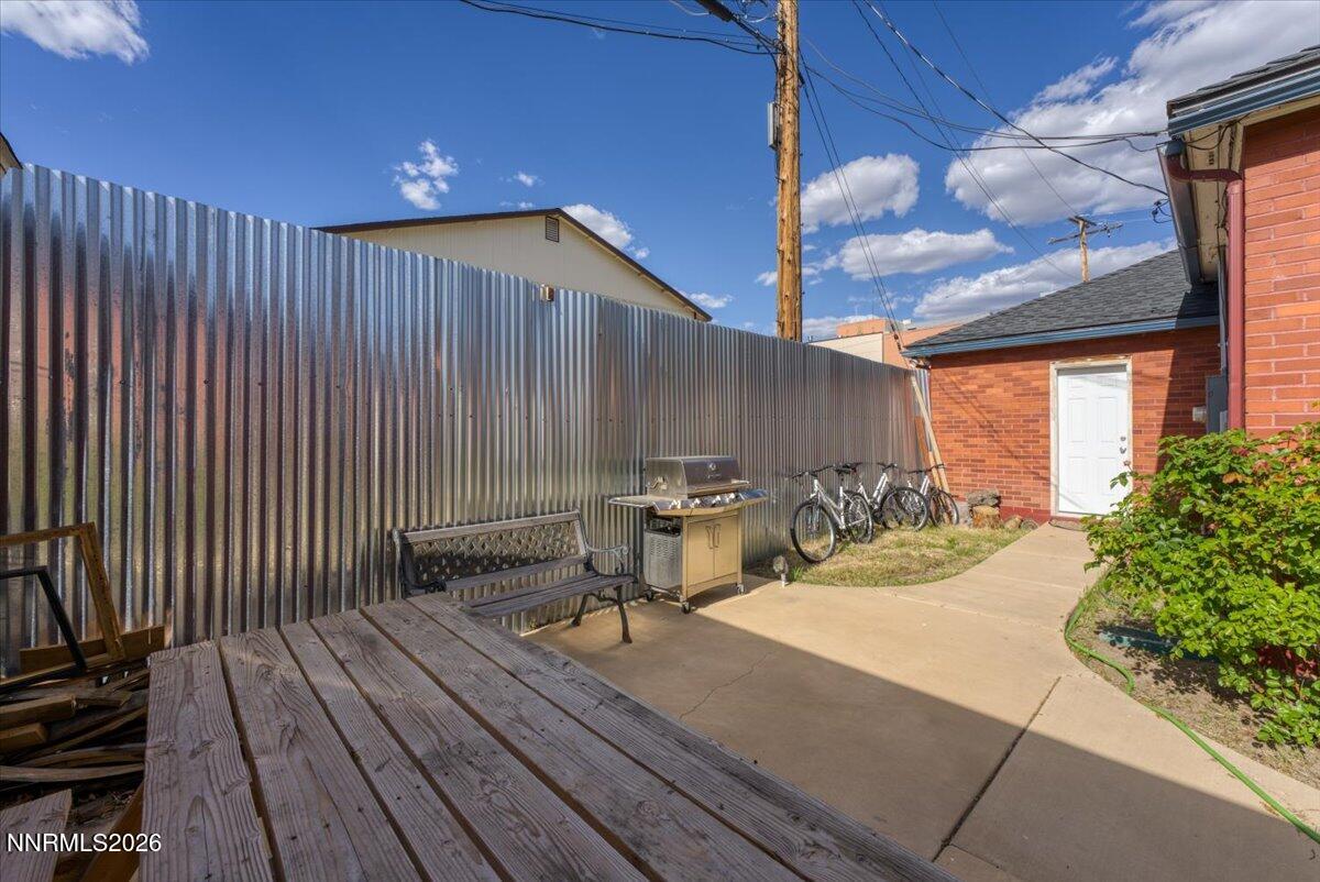 1025 Locust Street Reno, NV 89502 - Photo 28 of 28 a view of a patio with a table and chairs