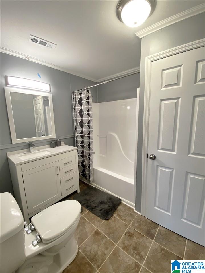 2512 Simpson Street Anniston, AL 36201 - Photo 4 of 10