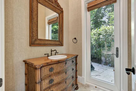 $5,500,000 | 753 Harbour Isles Place, North Palm Beach, FL 33410