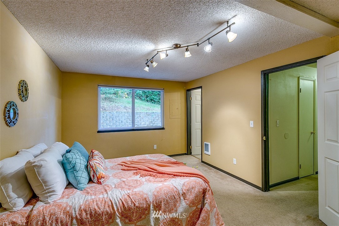 2733 Rocky Point Road Northwest Bremerton, WA 98312 - Photo 15 of 25 Gallery Image 15