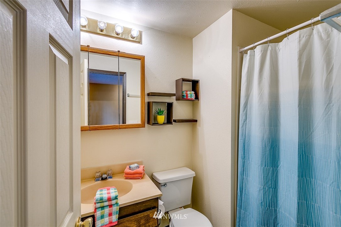 2733 Rocky Point Road Northwest Bremerton, WA 98312 - Photo 18 of 25 Gallery Image 18