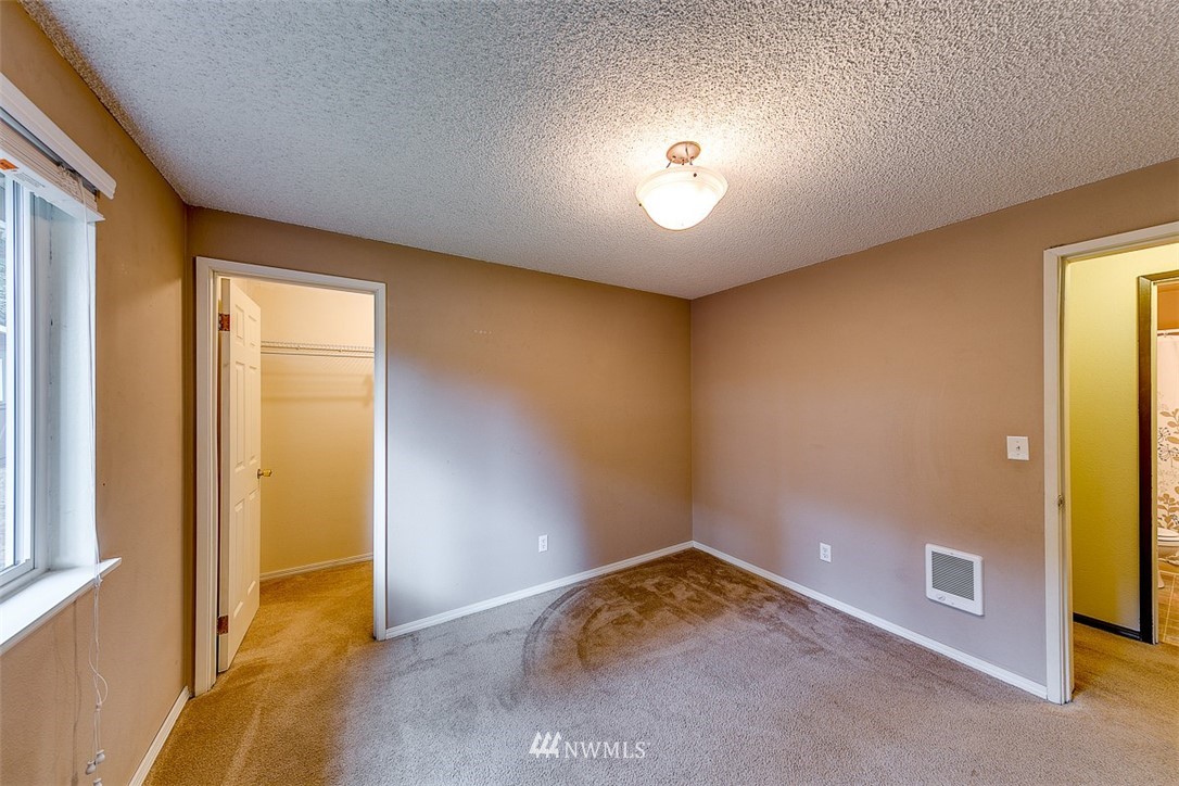 2733 Rocky Point Road Northwest Bremerton, WA 98312 - Photo 20 of 25 Gallery Image 20