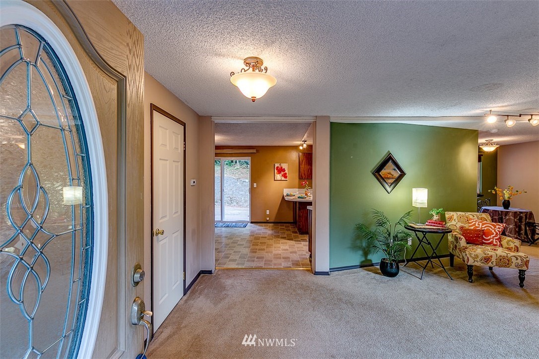 2733 Rocky Point Road Northwest Bremerton, WA 98312 - Photo 5 of 25 Gallery Image 5