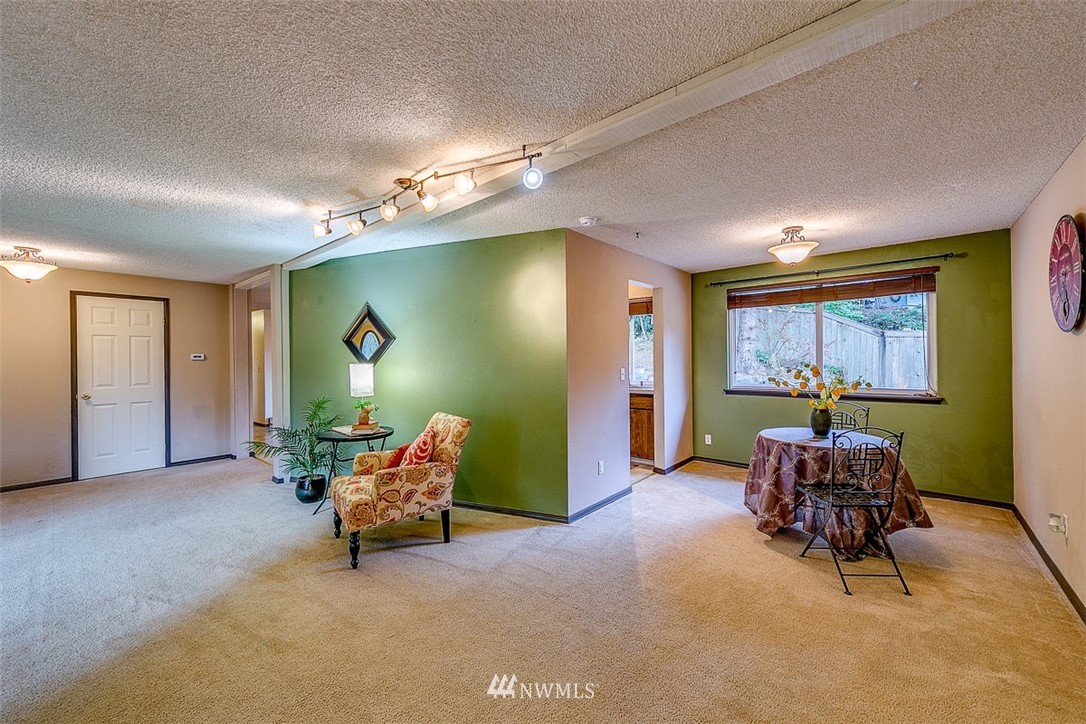 2733 Rocky Point Road Northwest Bremerton, WA 98312 - Photo 7 of 25 Gallery Image 7