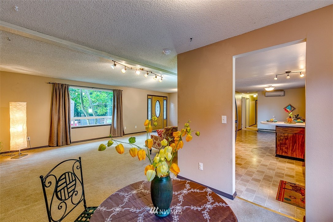 2733 Rocky Point Road Northwest Bremerton, WA 98312 - Photo 9 of 25 Gallery Image 9