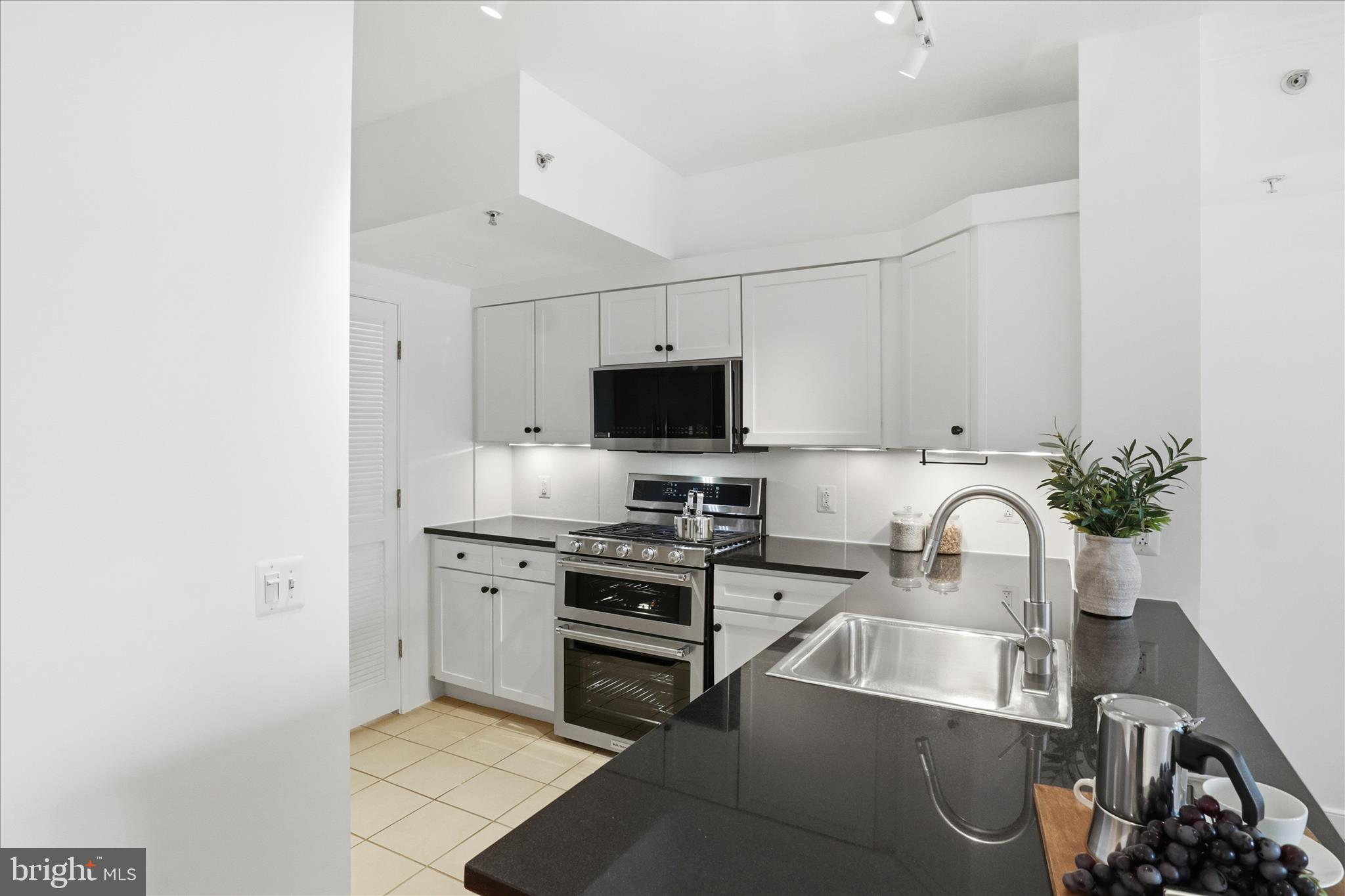 631 D Street Northwest, Unit 1227 Washington, DC 20004 - Photo 11 of 63