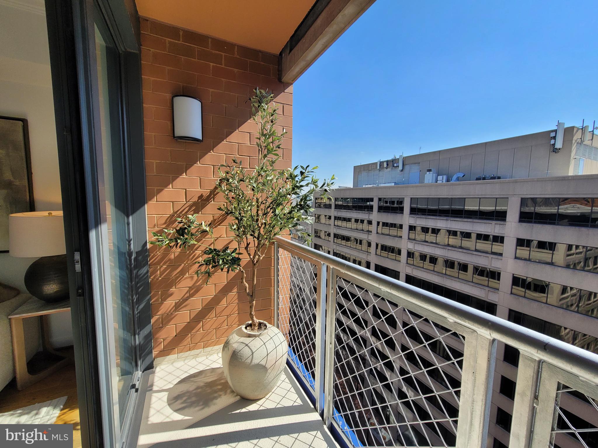 631 D Street Northwest, Unit 1227 Washington, DC 20004 - Photo 4 of 63