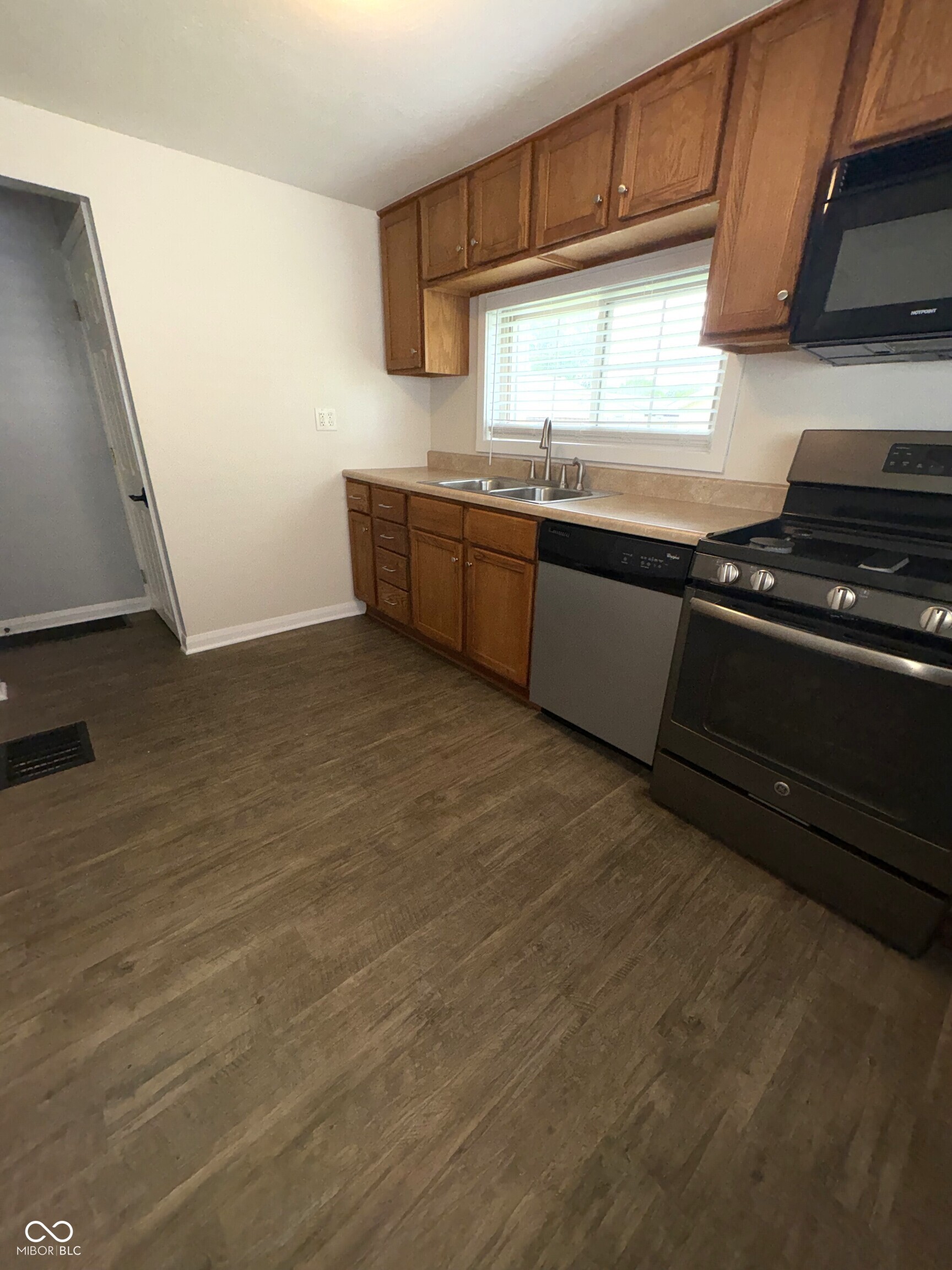505 North Clay Street Edinburgh, IN 46124 - Photo 6 of 35