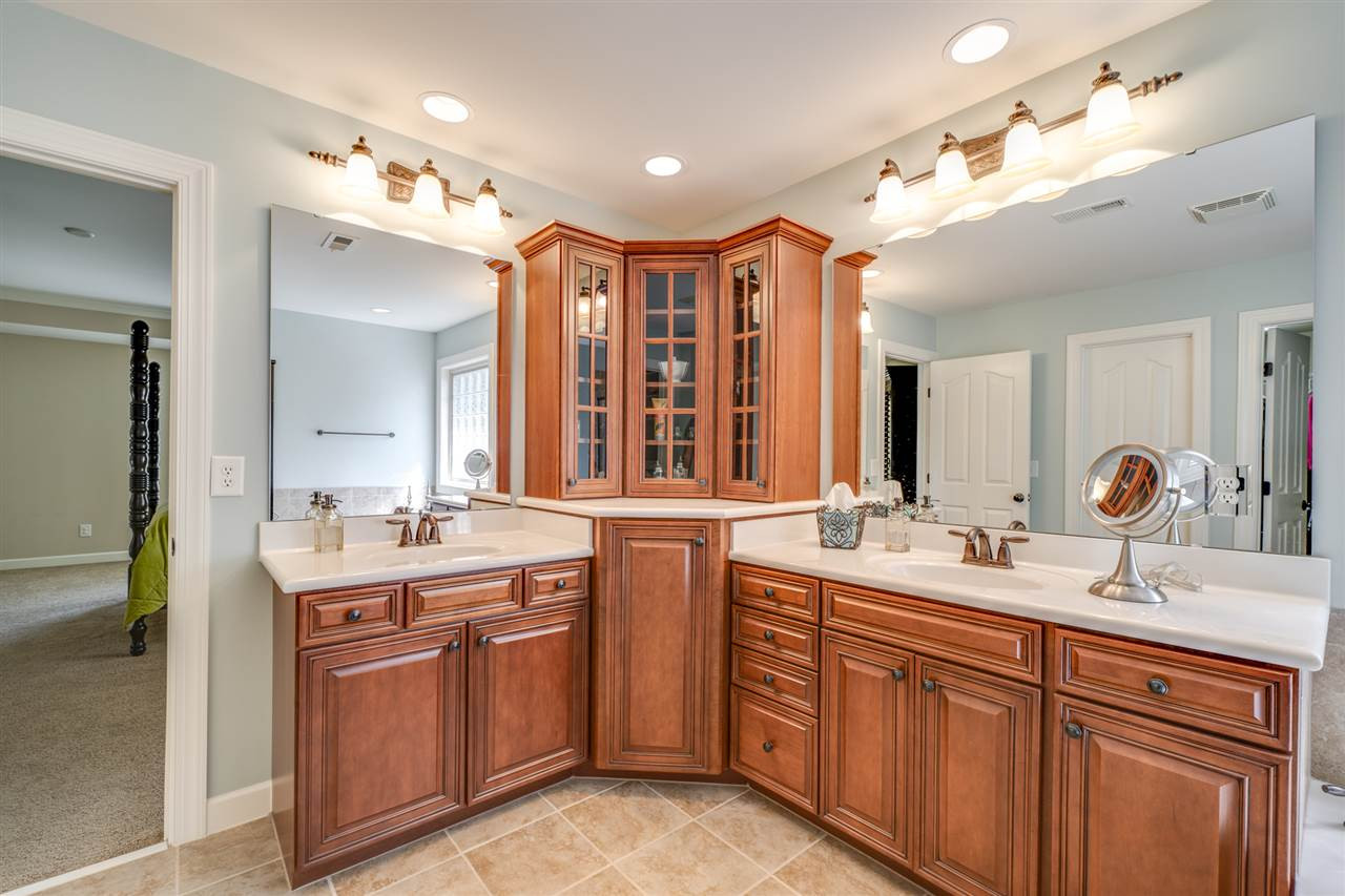 401 Rensford Place Cary, NC 27513 - Photo 14 of 30 Master Bath