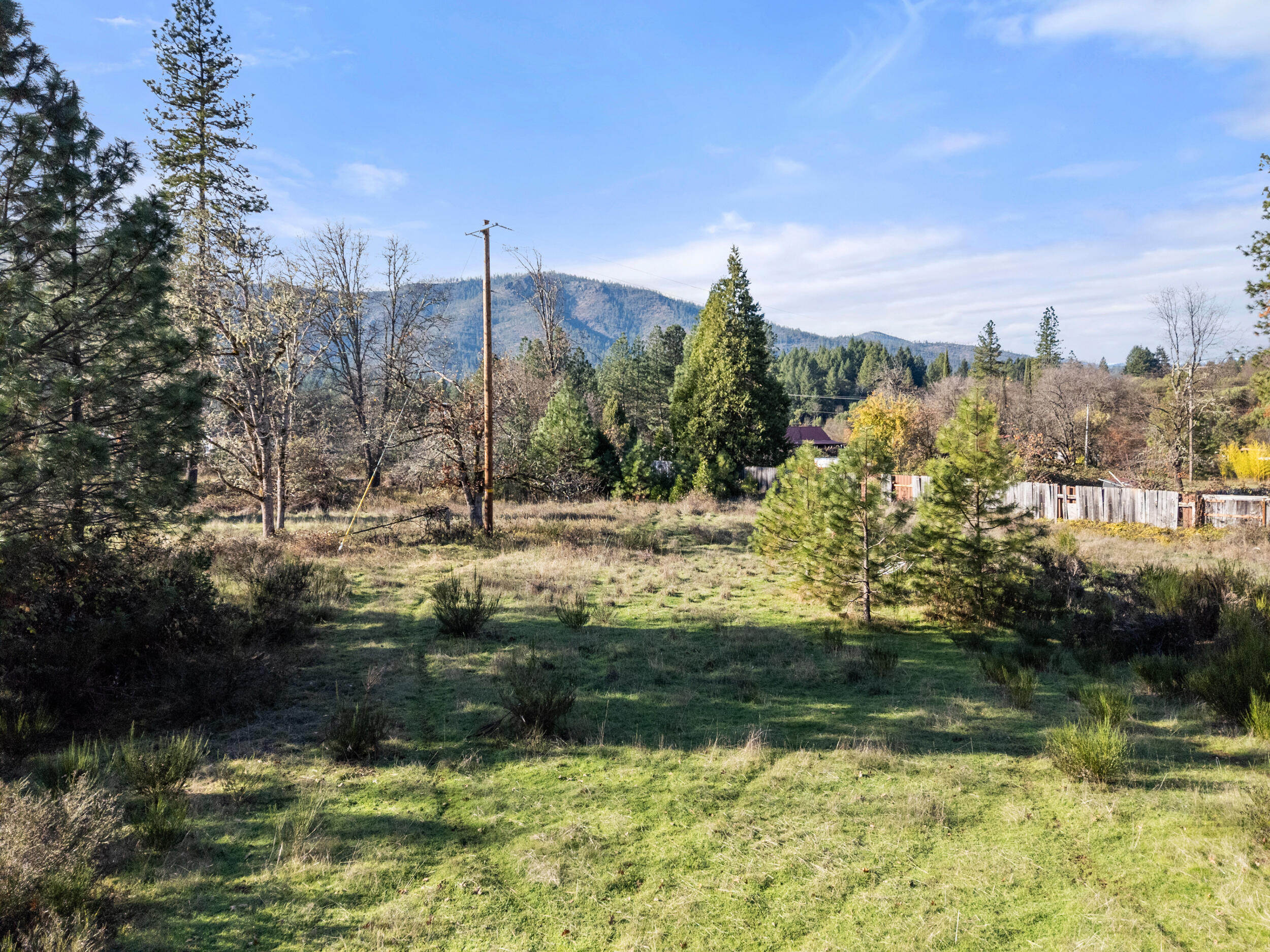 681 Daisy Hill Road Cave Junction, OR 97523 - Photo 20 of 26 a view of lake view and mountain
