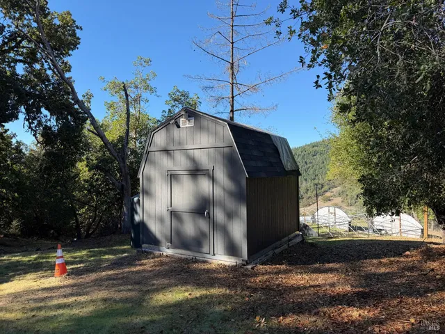$250,000 | 18225 Scenic Drive, Redwood Valley, CA 95470