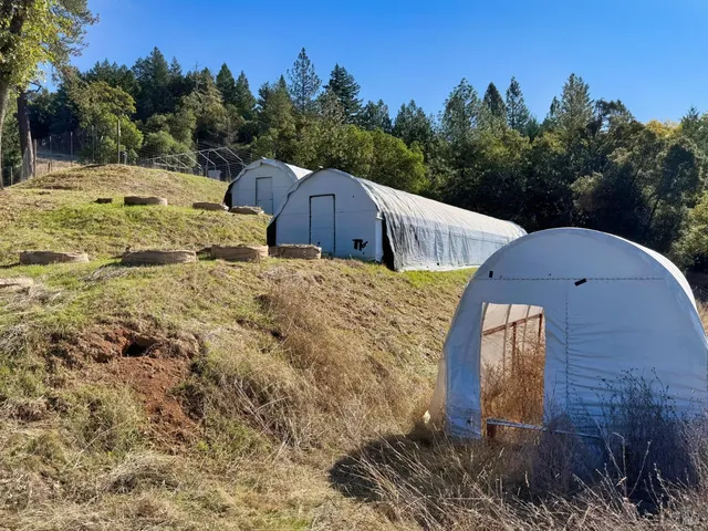 $250,000 | 18225 Scenic Drive, Redwood Valley, CA 95470