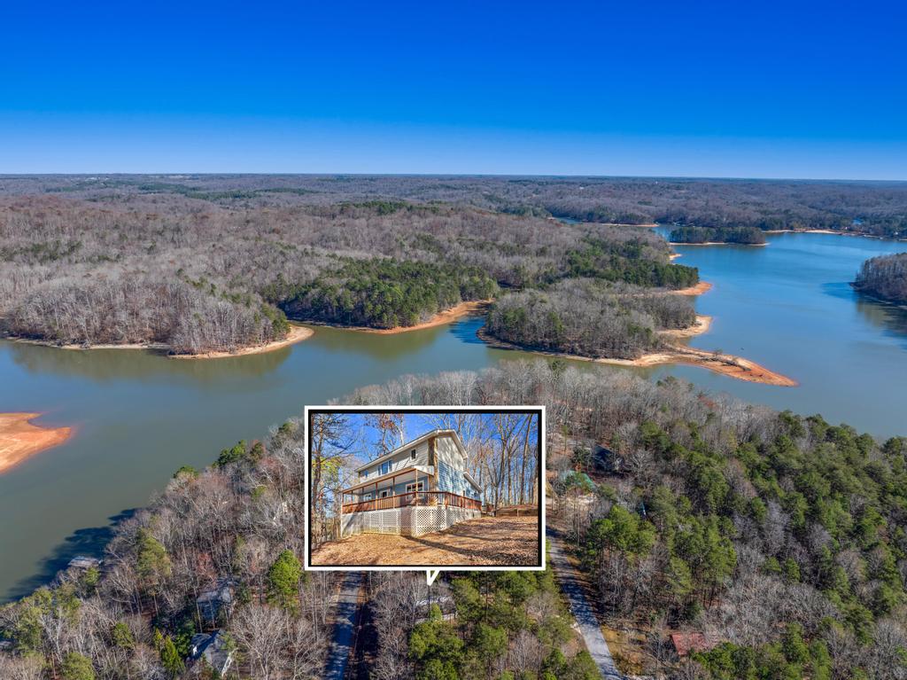 233 Chestnut Drive Westminster, SC 29693 - Photo 2 of 45