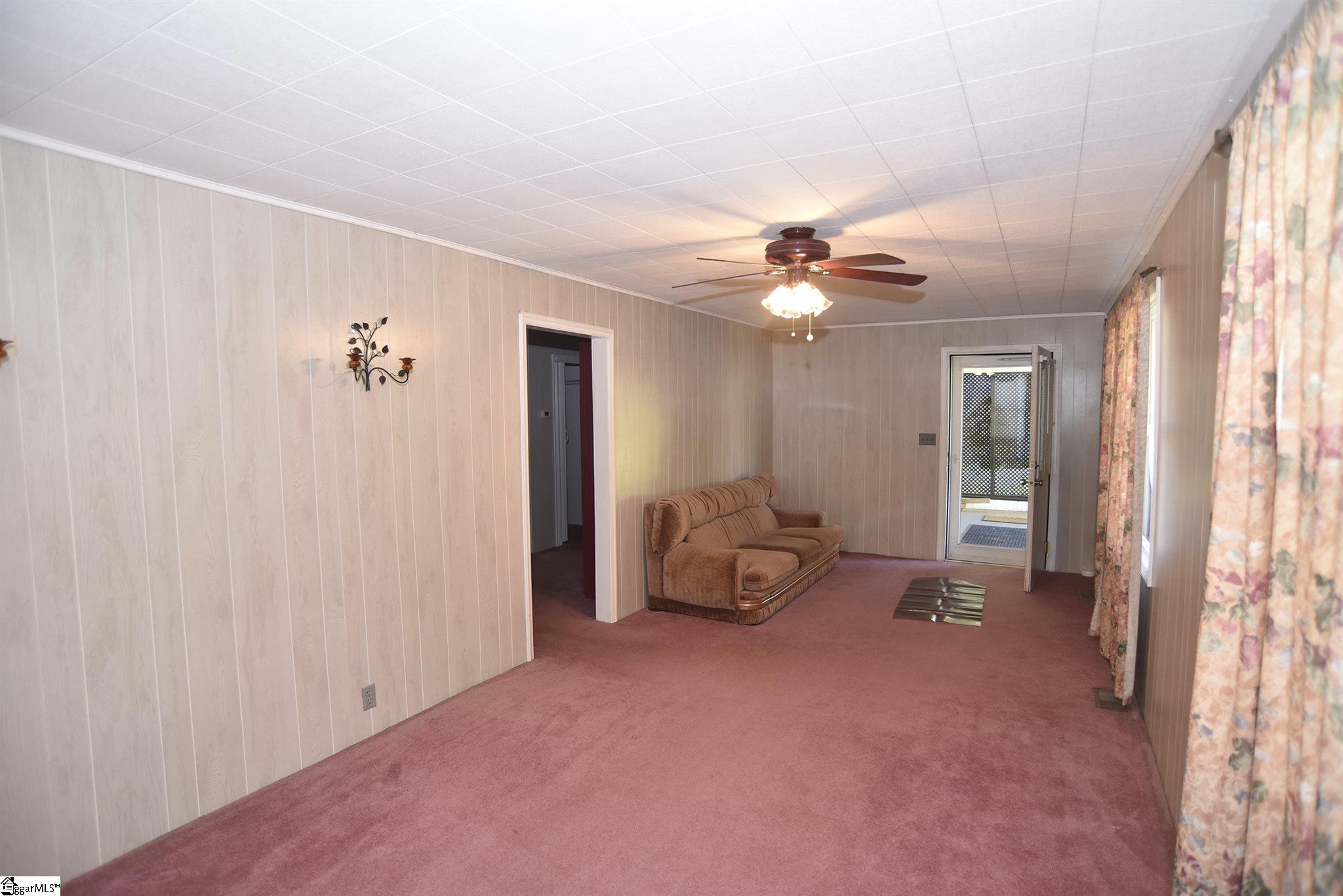 312 New Woodruff Road Greer, SC 29651 - Photo 4 of 15 Gallery Image 4