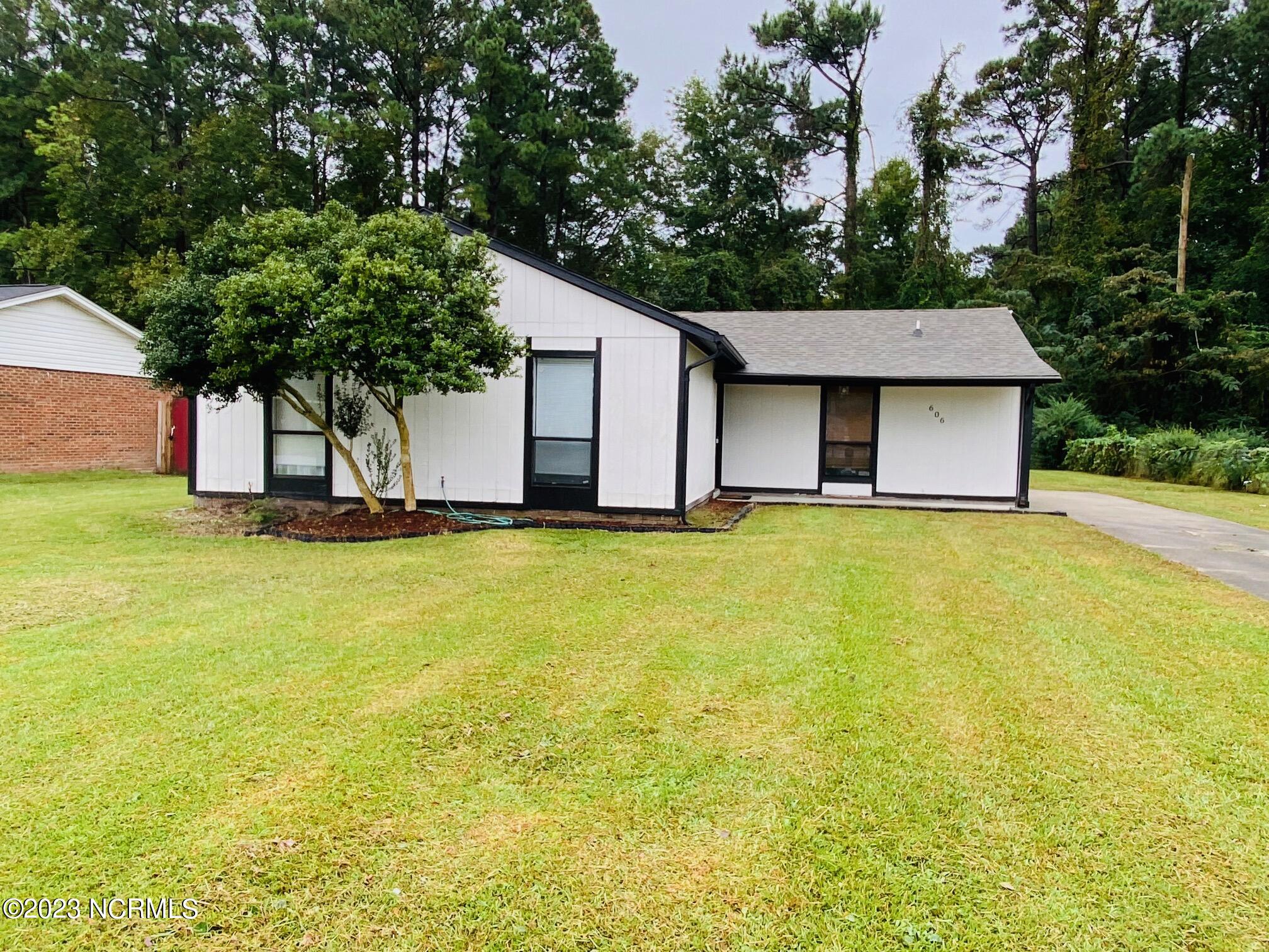 606 Brynn Marr Road Jacksonville, NC 28546 - Photo 1 of 54 IMG_5703