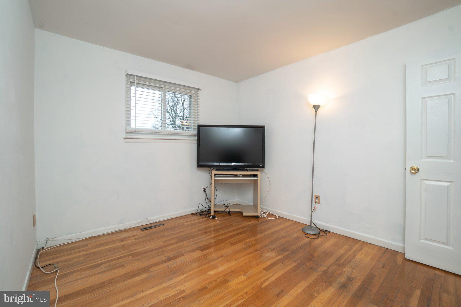 4643 Hawksbury Road Baltimore, MD 21208 - Photo 19 of 42