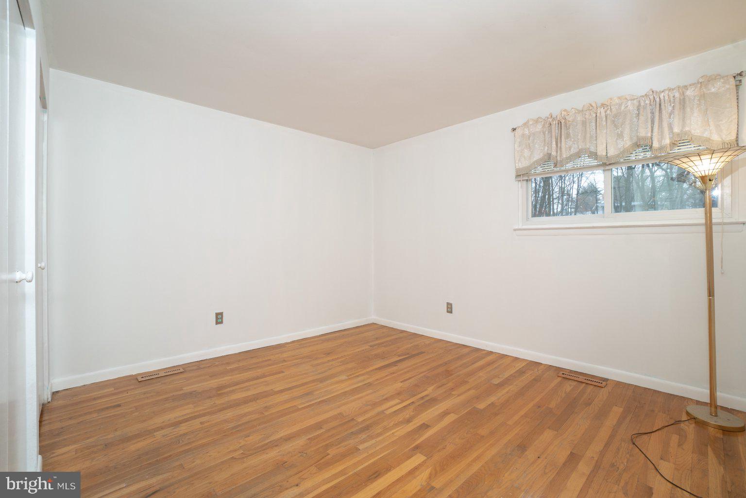 4643 Hawksbury Road Baltimore, MD 21208 - Photo 20 of 42 Third bedroom