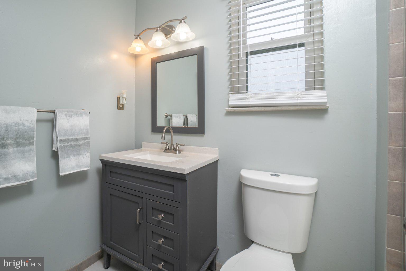 4643 Hawksbury Road Baltimore, MD 21208 - Photo 25 of 42 Master bath
