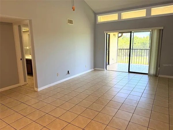 $1,600 | 260 Woodlake Lane East, Unit 260, Oldsmar, FL 34677