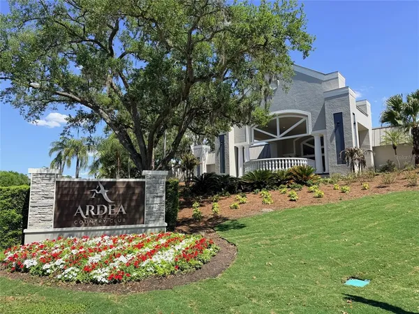 $1,600 | 260 Woodlake Lane East, Unit 260, Oldsmar, FL 34677