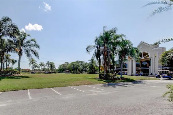 $1,600 | 260 Woodlake Lane East, Unit 260, Oldsmar, FL 34677