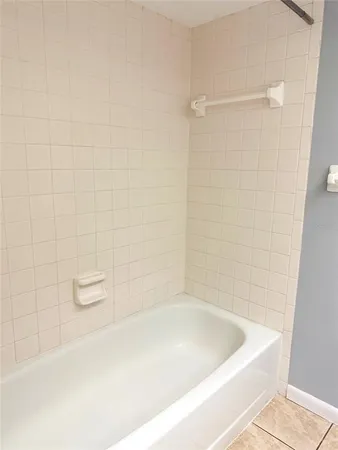 $1,600 | 260 Woodlake Lane East, Unit 260, Oldsmar, FL 34677