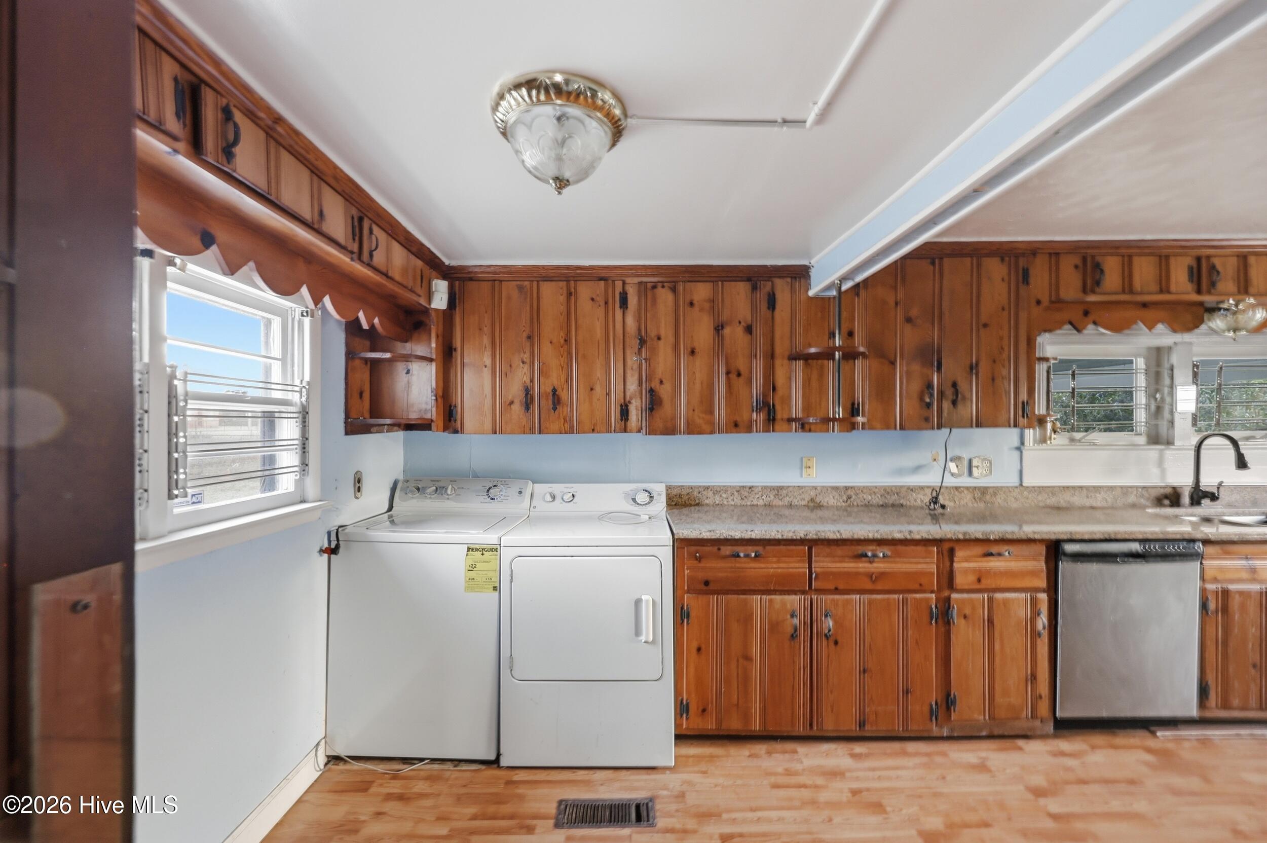 307 Dobbs Street Hertford, NC 27944 - Photo 14 of 24 Laundry/Kitchen